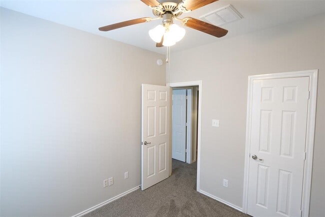 Building Photo - 6123 Summerfield Glade Ln