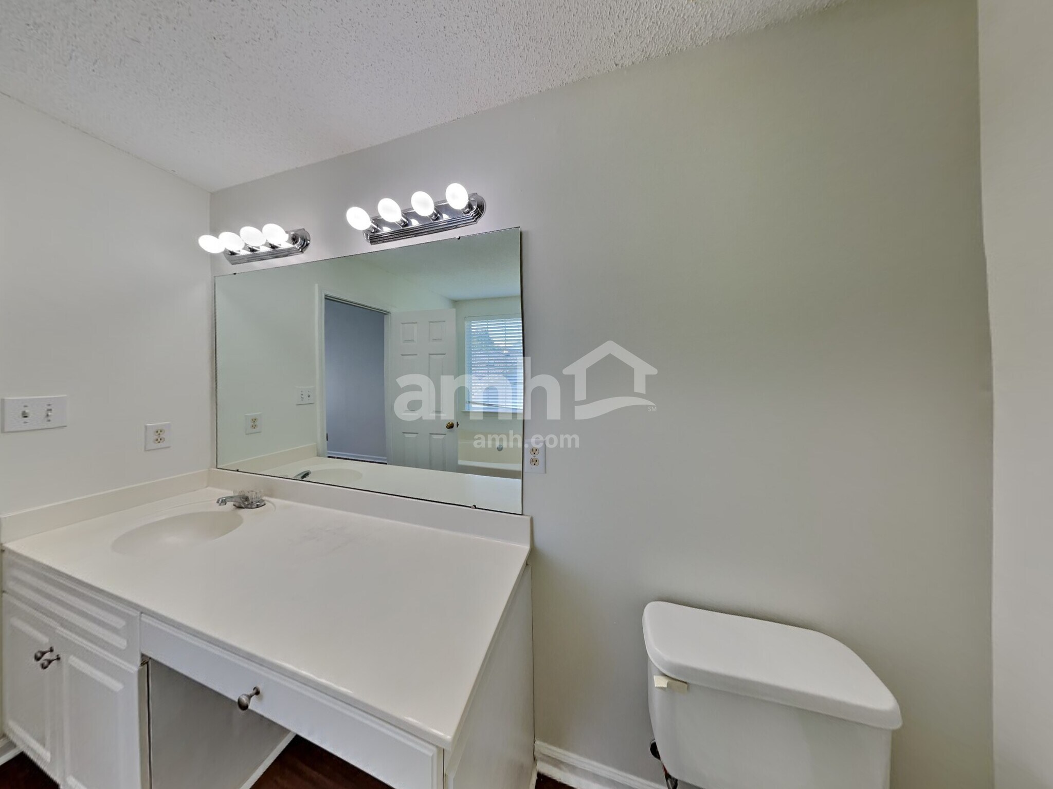 Building Photo - 15010 Ashlight Dr