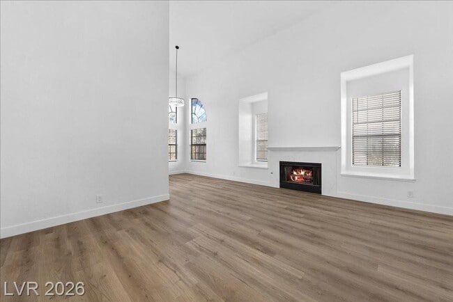 Building Photo - Modern 3Bed/2.5Bath/2Car - 2 Story Home Located In The Guard-Gated Los Prados Golf Community!