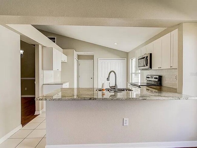 Building Photo - 7692 Stonebrook Cir