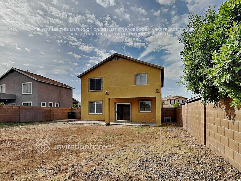 Building Photo - 10638 E Olla Ave