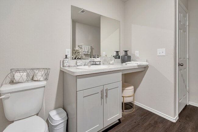 Building Photo - 9921 Spg Crk Rd