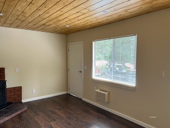 Building Photo - 25840 CA-243