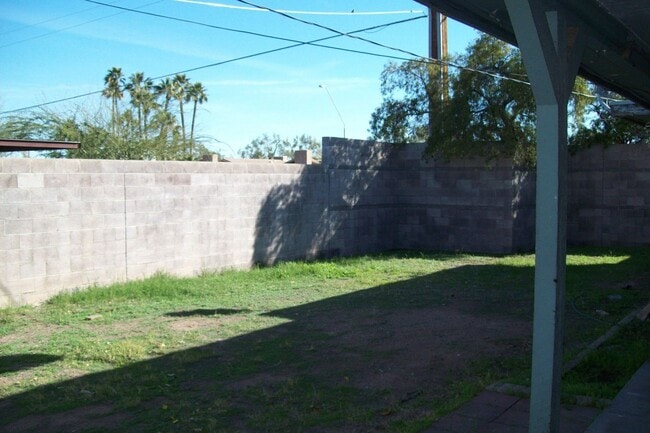 Building Photo - Spacious 3-Bedroom Home in Tempe
