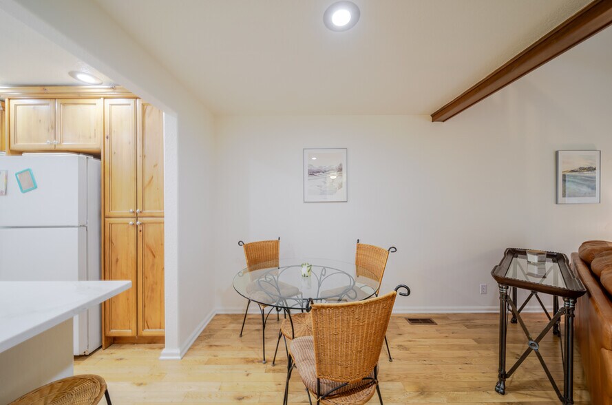 Building Photo - 3124 S Falling Brook Ln