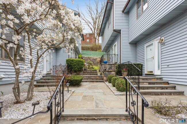 Building Photo - 81 Pemberwick Rd