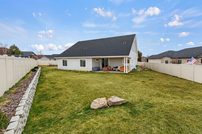 Building Photo - 2110 S Herron Dr