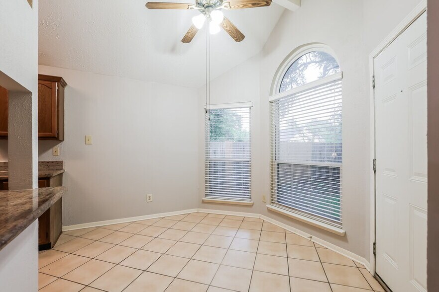 Building Photo - 3818 Beckett Ridge Dr