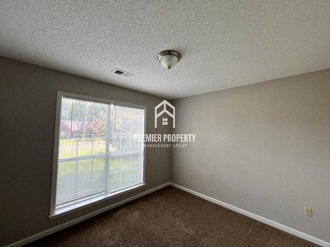 Building Photo - 6620 Brickmont Rd