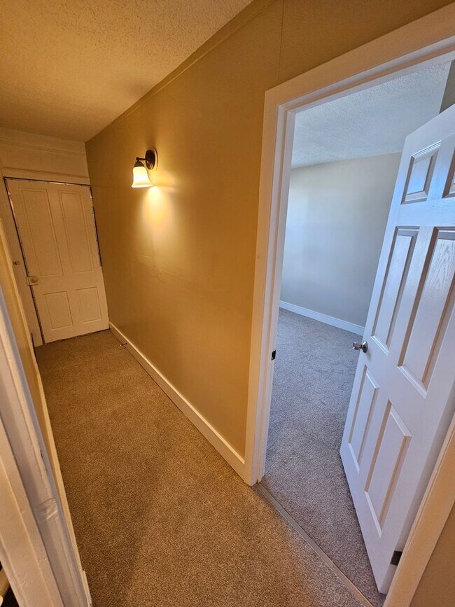 Building Photo - Available Now - 3 Bedroom located in York ...