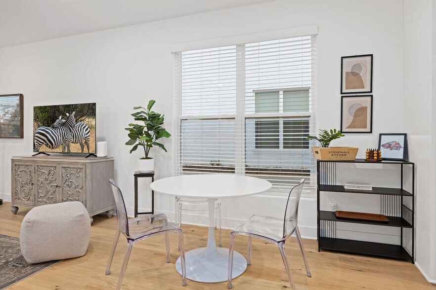 Building Photo - 1632 Neptune St