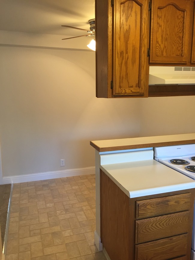 Building Photo - Tradewinds Apartments