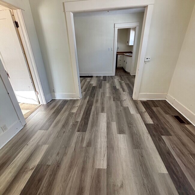 Building Photo - 329 Fenton St