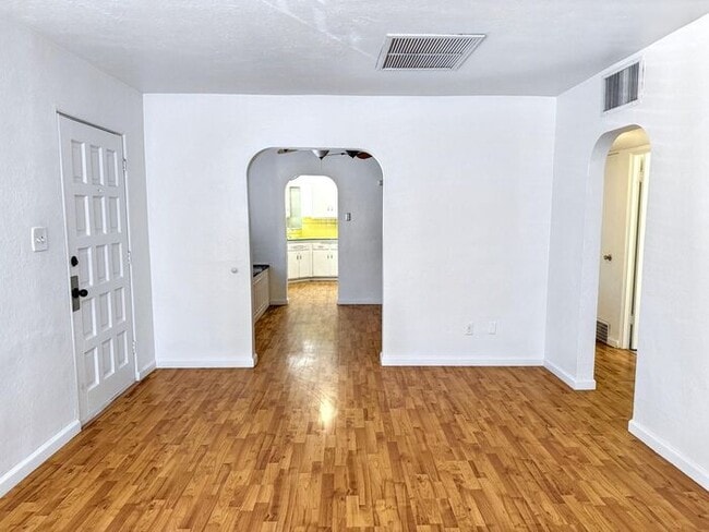 Building Photo - Charming 3-Bedroom Home in a Quiet Neighbo...