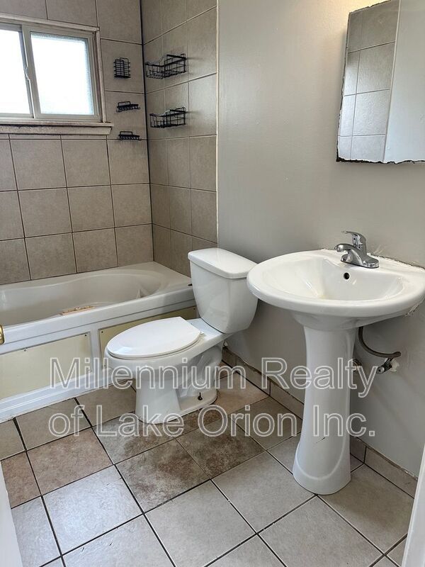 Building Photo - 397 Cameron Ave