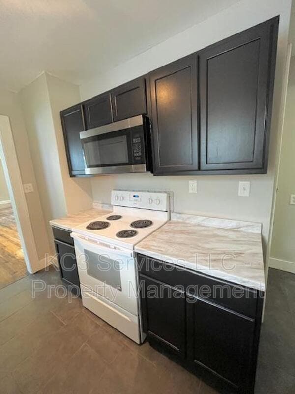 Building Photo - 5842 Euclid Ave E