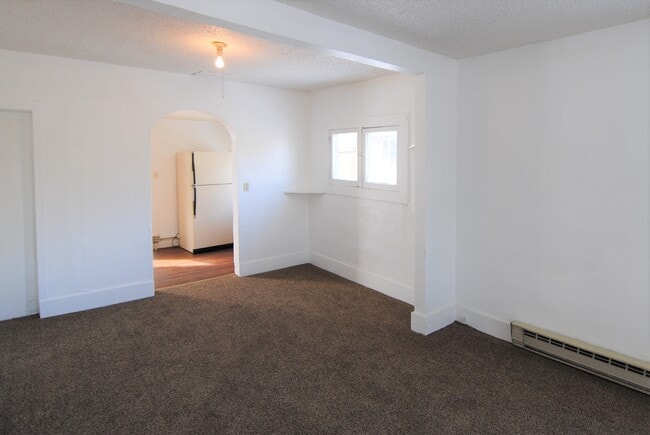 Building Photo - Rare 1 Bedroom House for Rent!