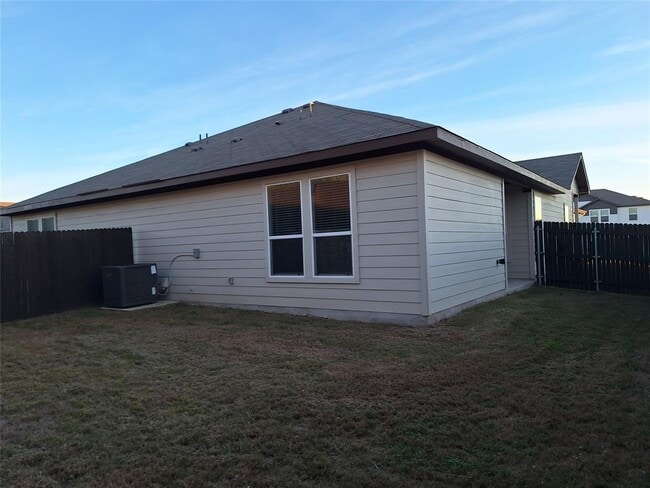 Building Photo - 758 Staglin St