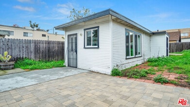 Building Photo - 705 S Adams St