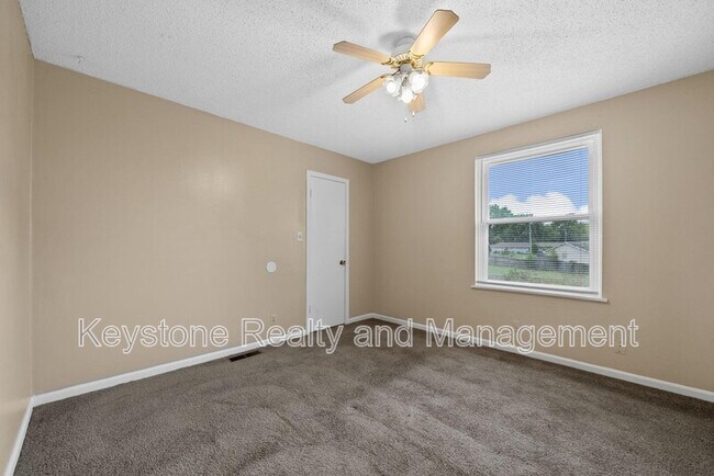 Building Photo - 1070 Pembroke Oak Grove Rd