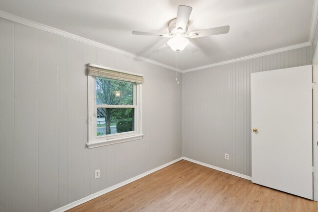 Building Photo - Charming Updated 4BR/2BA Cape Cod in Twinbrook- Rockville