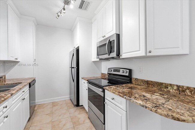 Building Photo - 8826 Emerson Ave