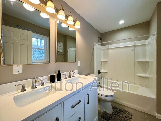 Building Photo - 63 Ben Lippen Rd