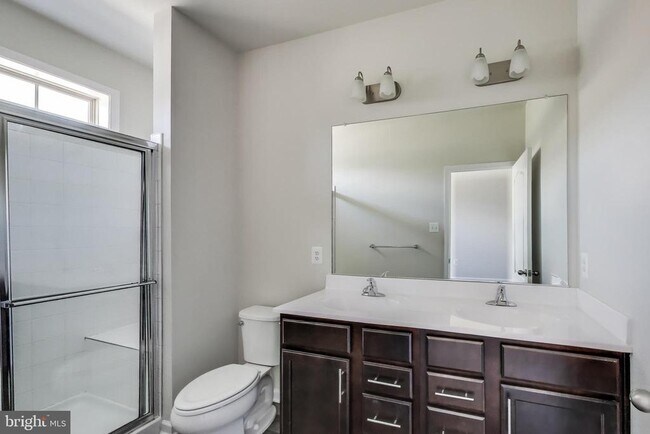 Building Photo - 1821 Jameson Dr