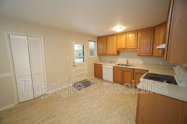 Building Photo - 3413 Cheyenne Rd