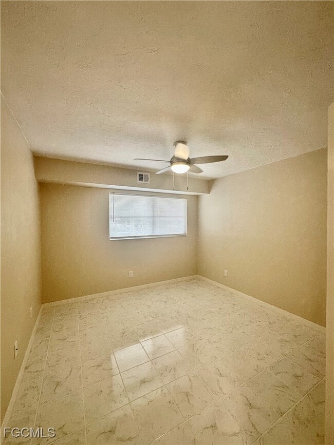 Building Photo - 4802 Tudor Dr