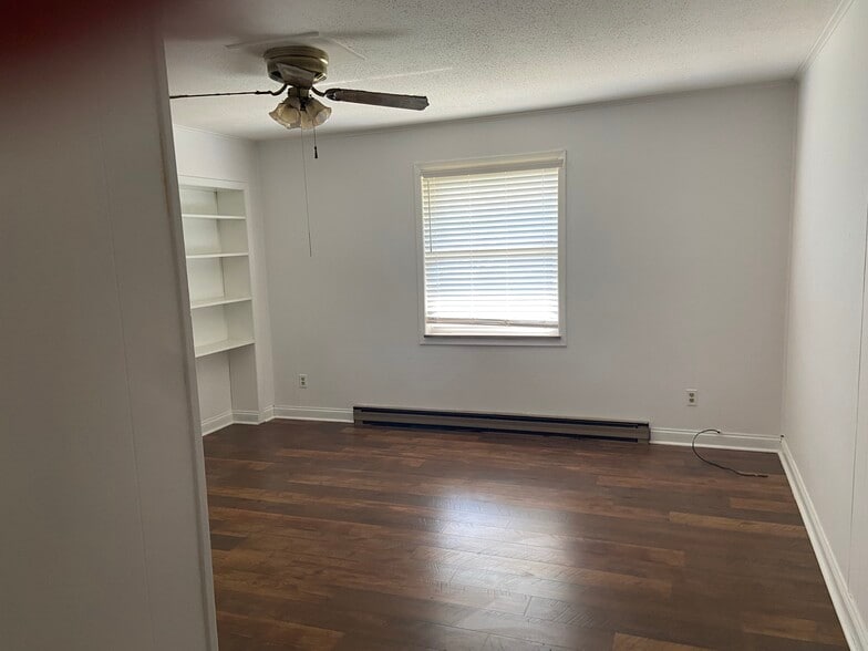 Building Photo - 1123 Law Rd