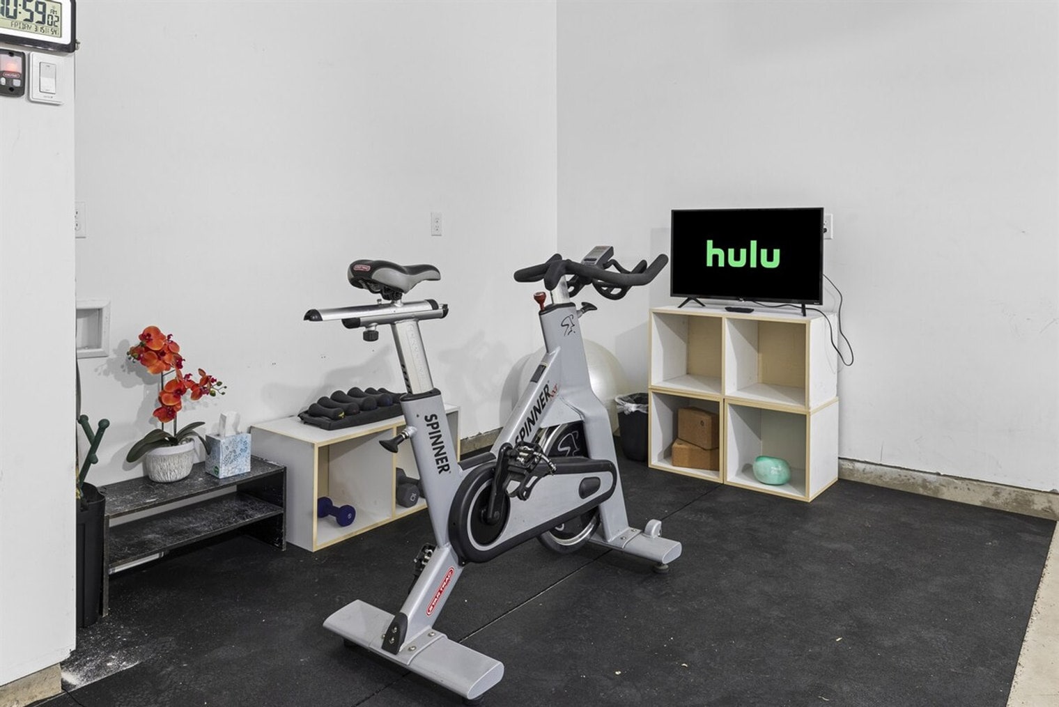 Building Photo - 2052 W Bella Ln