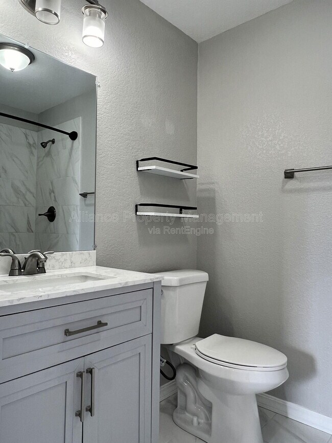 Building Photo - 7470 Grand Valley Dr