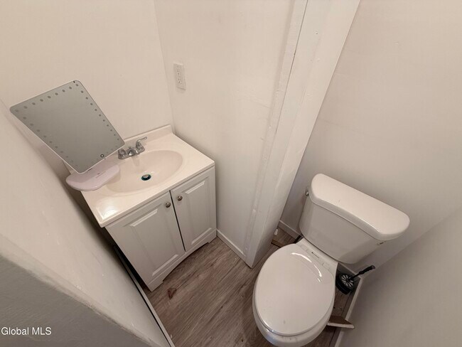 Building Photo - 25 Lefferts St