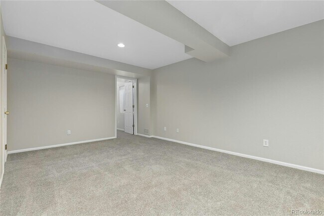Building Photo - 9890 Concord Pl