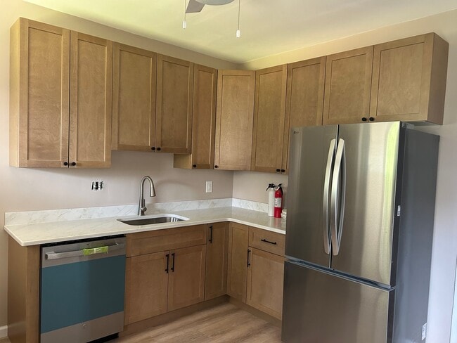 Building Photo - 422 Martin St
