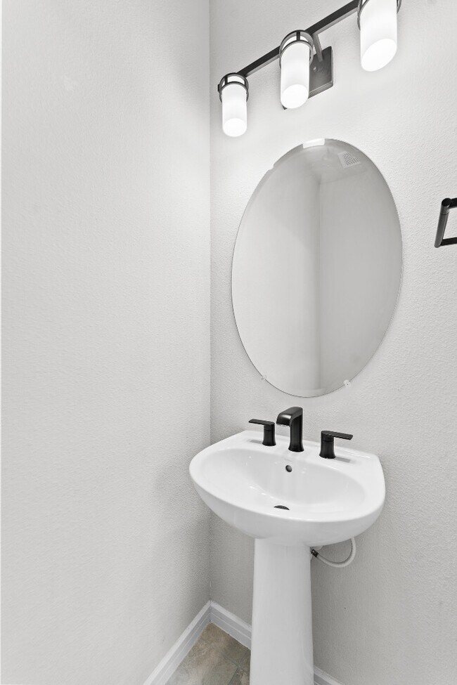 Building Photo - Practically brand new 3 BR/2.5 BA/2 Car Garage home in highly sought after GATED community of Ard...