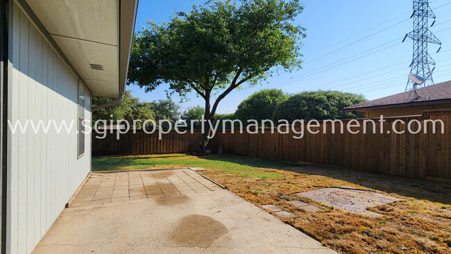 Building Photo - Great 4 bedroom Richardson home