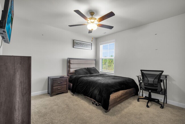 Building Photo - 254 Clear View School Rd