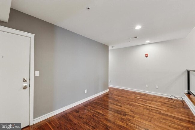 Primary Photo - 1321 N 7th St