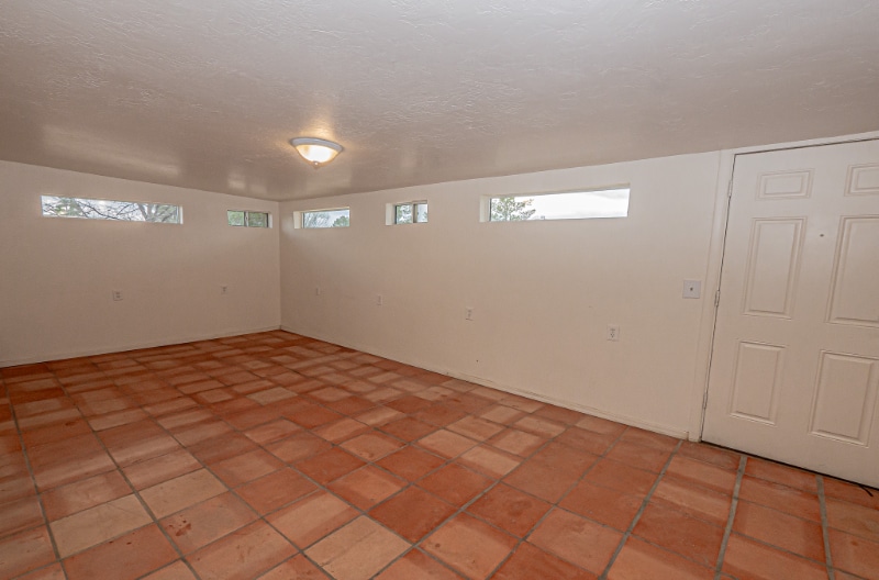 Building Photo - 33 E 400 S