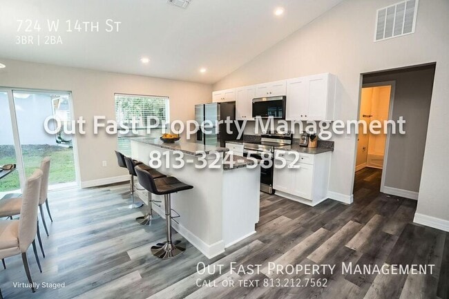 Building Photo - 724 W 14th St