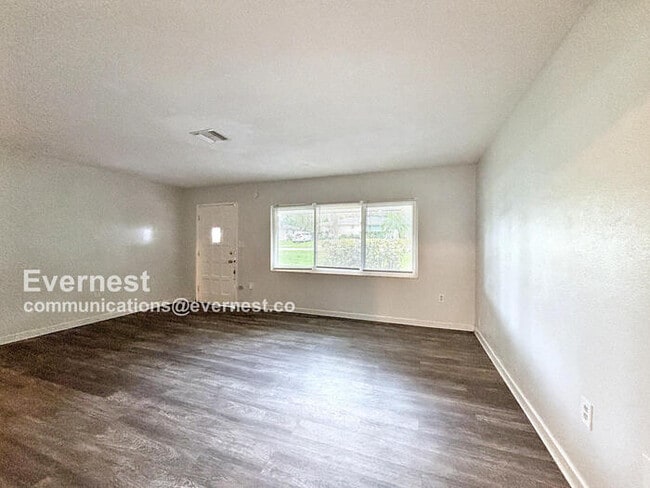 Building Photo - 1131 N Magnolia Cir