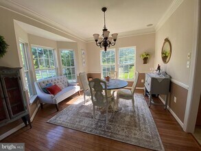 Building Photo - 6 Hollow Creek Cir