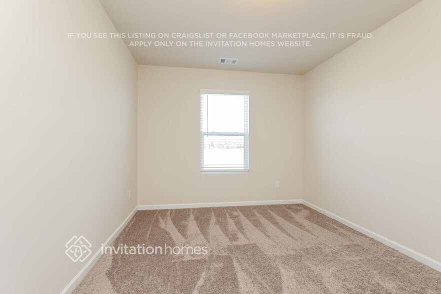 Building Photo - 304 Nessa St