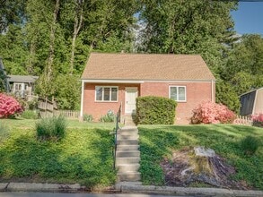Building Photo - 9011 Lindale Dr