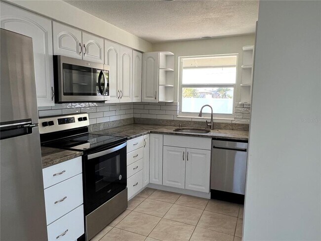 Building Photo - 449 Skylark Ln NW