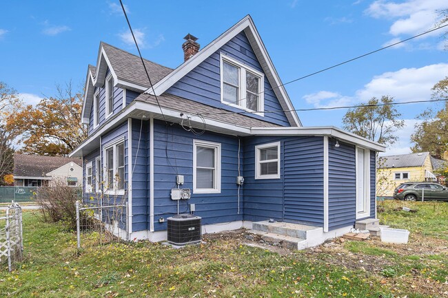 Building Photo - 1226 N Elmer St
