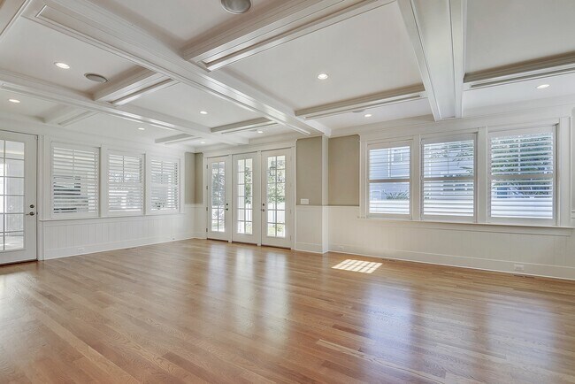 Building Photo - 5br Bethesda Home for Rent