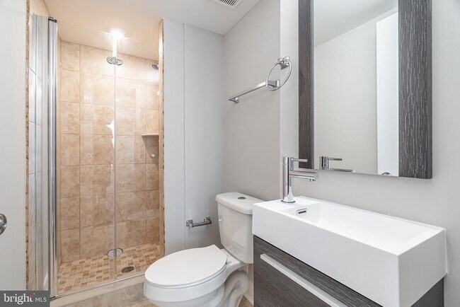 Building Photo - 421 N 39th St